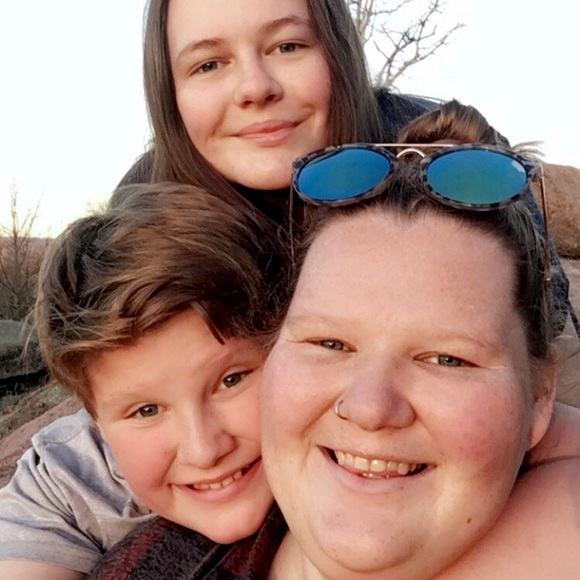 Meet your Posher, Taylor - Picture 1 of 1